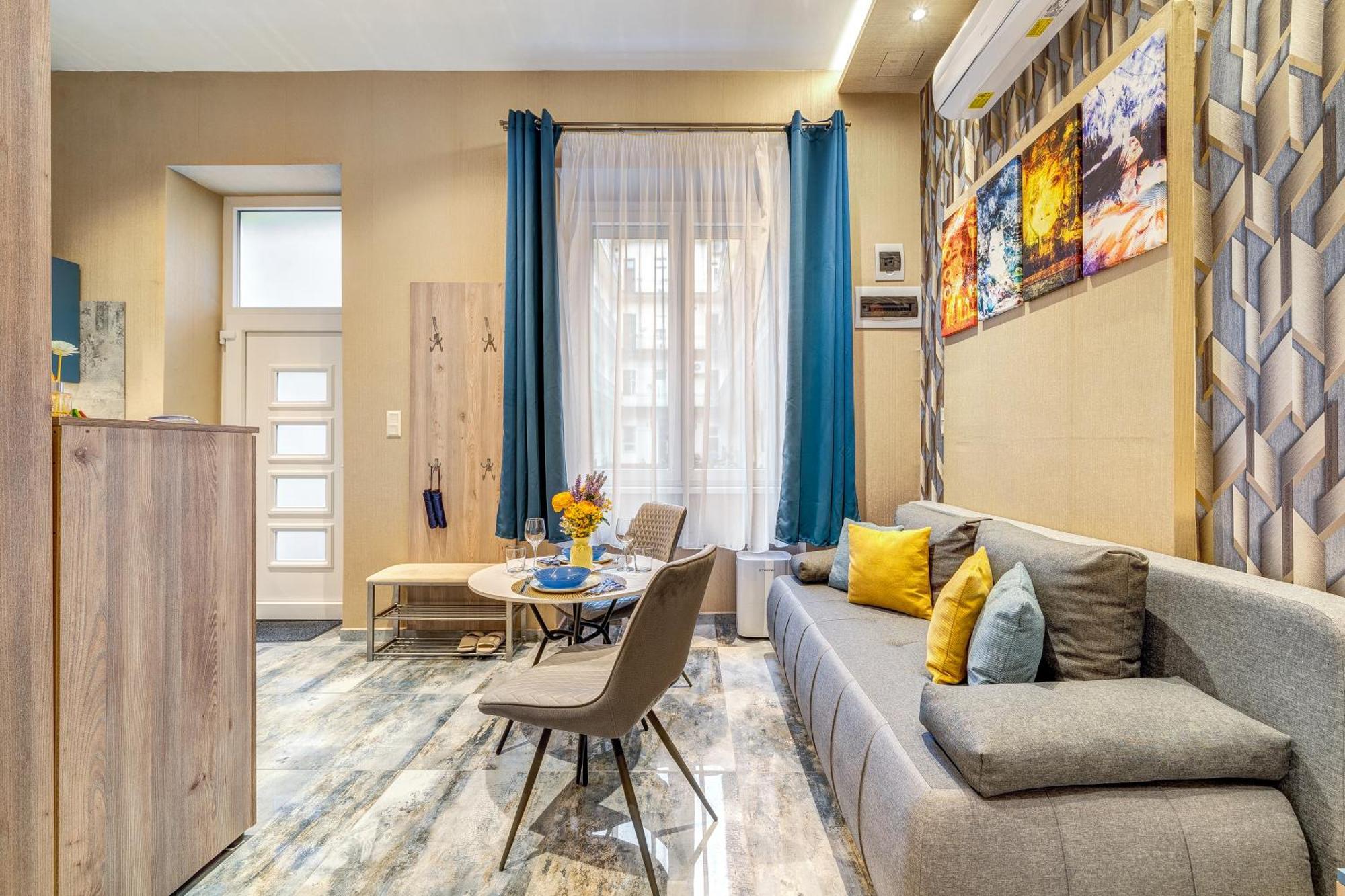 Budapest Magic Blue In Downtown Extérieur photo